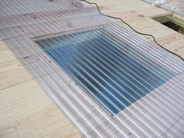 Die transparente Wellplatte