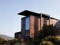 Mini-Häuser inmitten einer Wildnis 