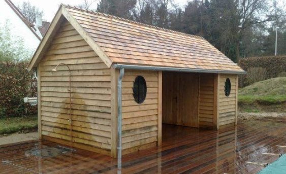 Pool-Haus aus Holz